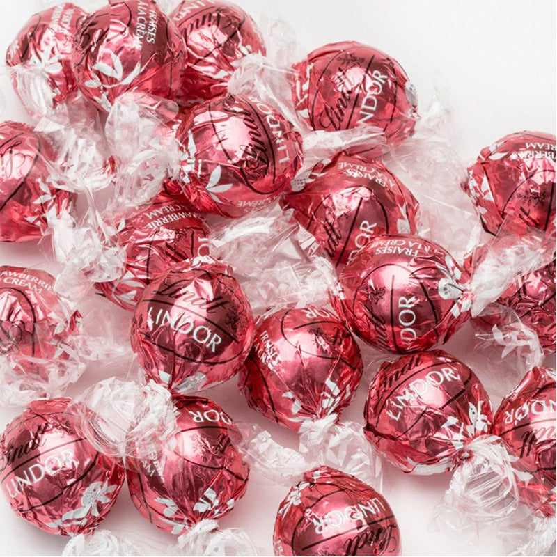 Lindt Lindor Strawberries & Cream White Chocolate Truffles Box 200g